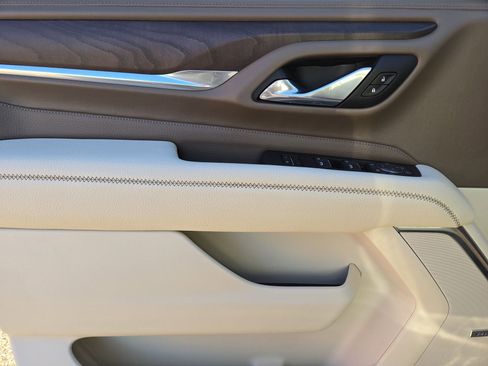 Used 2021 GMC Yukon Denali w/ Denali Premium Package image 15