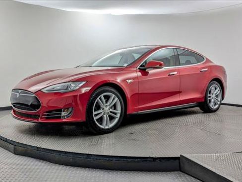 Used 2013 Tesla Model S Performance RWD image 2