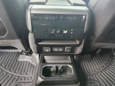 Used 2025 Jeep Wagoneer Series II w/ Premium Group I AWD/4WD image 16