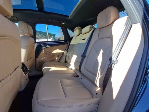 Used 2024 Porsche Macan image 20