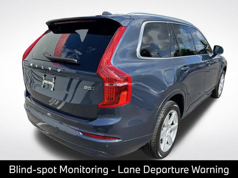 Used 2023 Volvo XC90 B5 Core AWD/4WD image 10