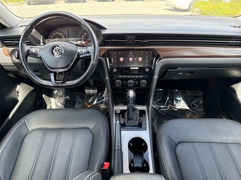 Used 2020 Volkswagen Passat 2.0T SEL image 19
