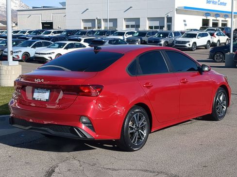 Used 2022 Kia Forte LXS image 3