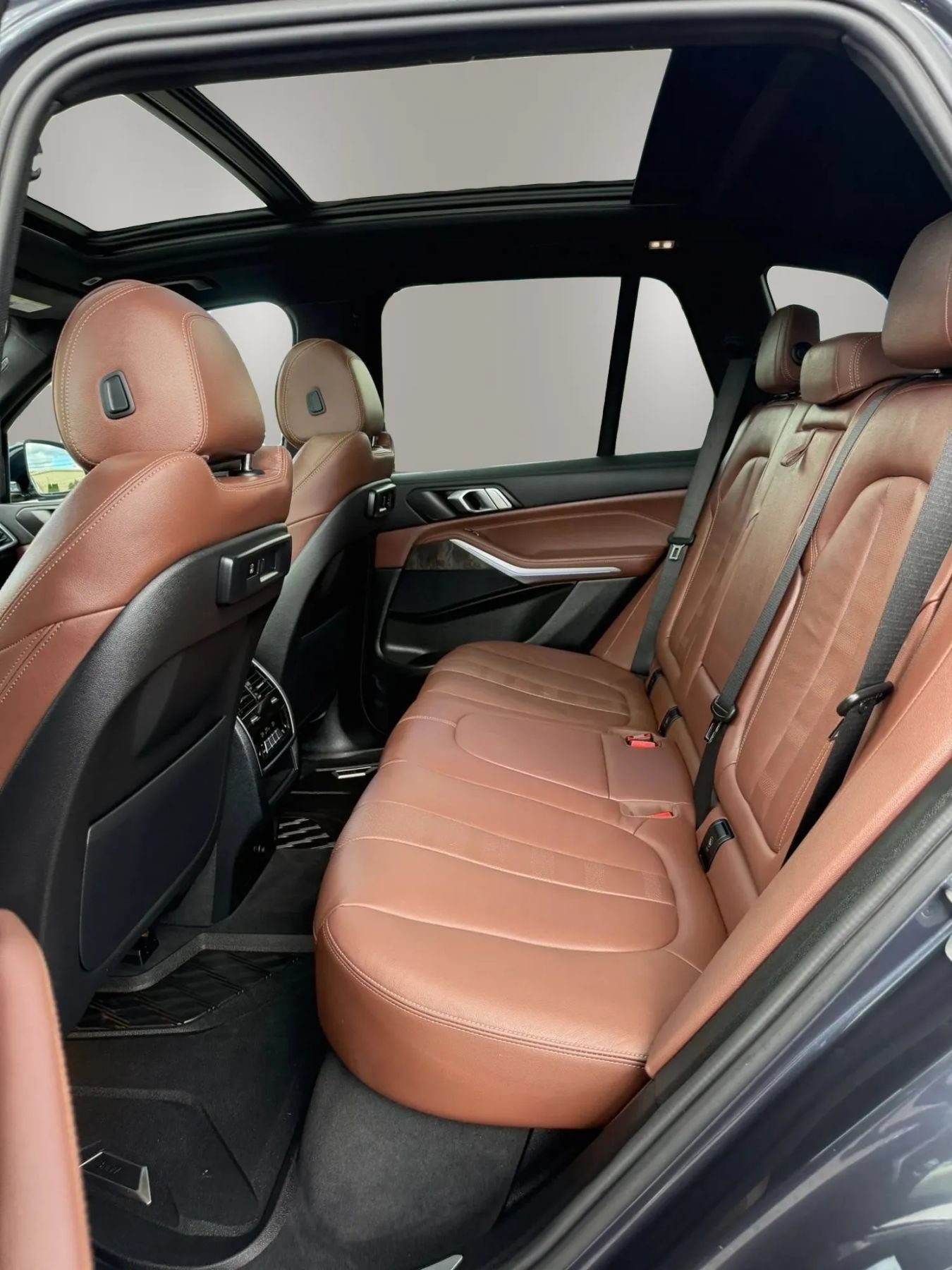 Used 2022 BMW X5 xDrive40i w/ Premium Package AWD/4WD image 19