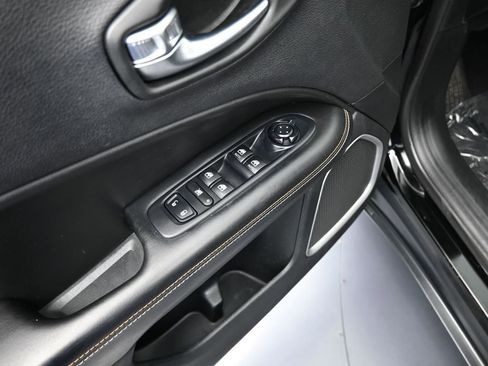 Used 2019 Jeep Compass Latitude w/ Popular Equipment Group image 13