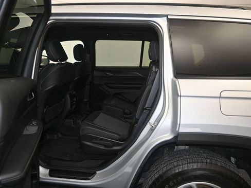 Used 2024 Jeep Grand Cherokee L Laredo RWD image 21