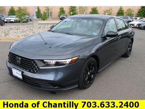 Certified 2025 Honda Accord SE image 3