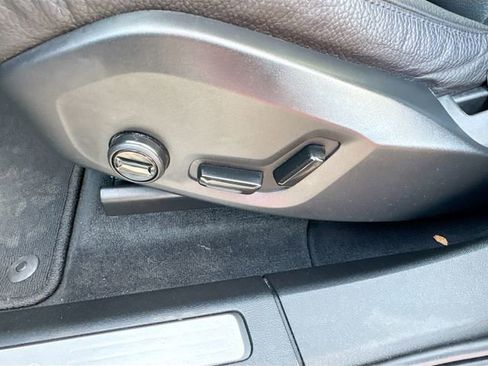 Used 2021 Volvo XC60 T5 Momentum image 35