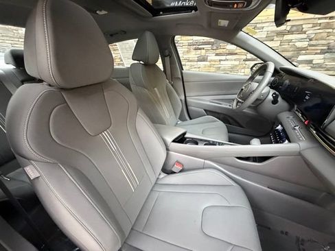 Used 2024 Hyundai Elantra SEL w/ Convenience Package FWD image 15
