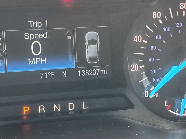 Used 2017 Ford Fusion SE FWD image 12