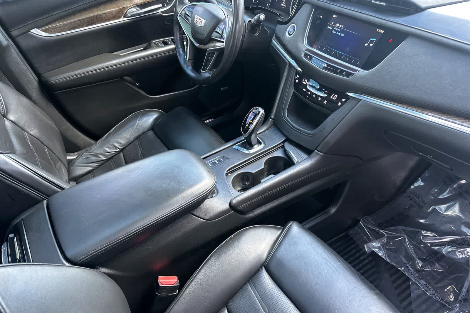 Used 2017 Cadillac XT5 Platinum AWD/4WD image 17