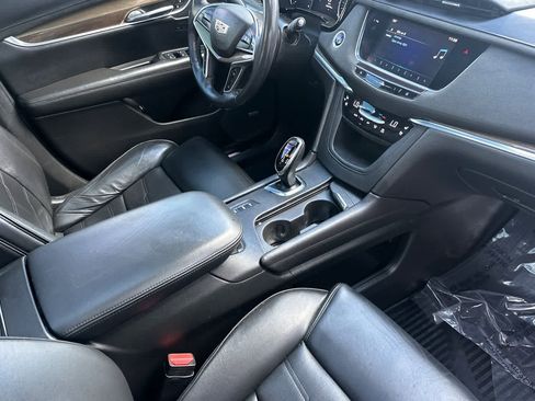 Used 2017 Cadillac XT5 Platinum AWD/4WD image 17