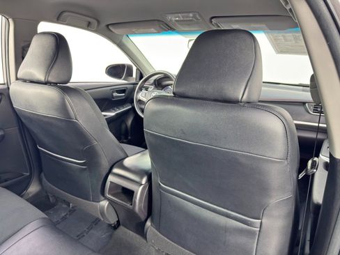 Used 2017 Toyota Camry SE image 28