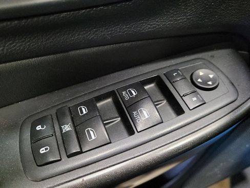 Used 2020 Jeep Cherokee Trailhawk w/ Cold Weather Group AWD/4WD image 27