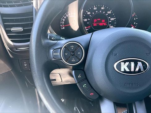 Used 2017 Kia Soul FWD image 23