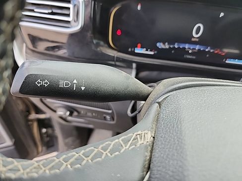 Used 2022 Jeep Wagoneer Series II w/ Convenience Group I AWD/4WD image 13