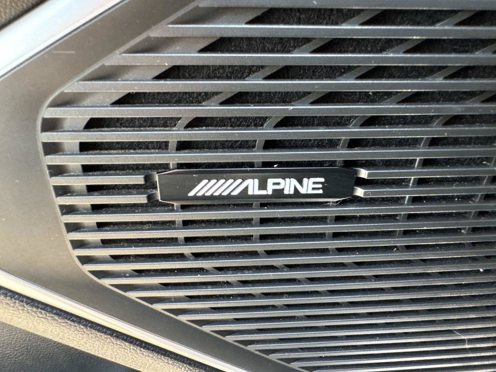 Used 2023 Jeep Wagoneer L Series II AWD/4WD image 15