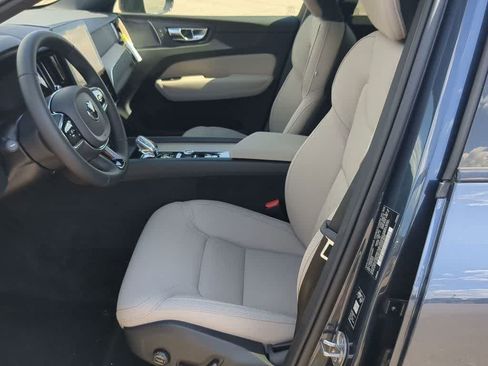 New 2027 Volvo XC60 B5 Plus AWD/4WD image 15