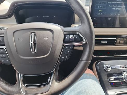 Used 2023 Lincoln Nautilus FWD image 21