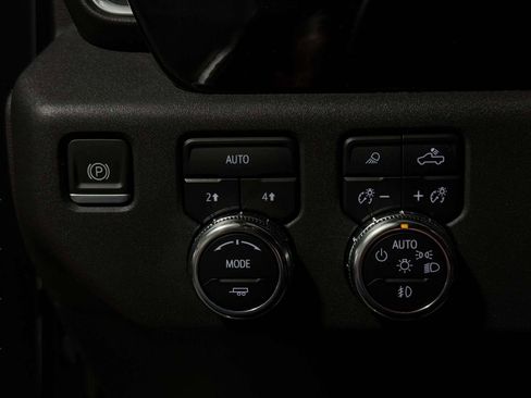 Used 2022 GMC Sierra 1500 SLT w/ SLT Convenience Package AWD/4WD image 9