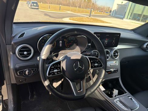Used 2022 Mercedes-Benz GLC 300 4MATIC image 16