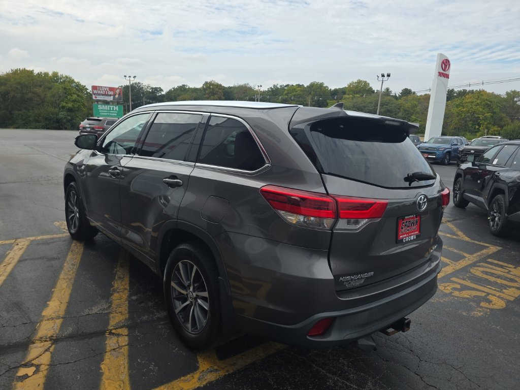 Used 2017 Toyota Highlander XLE AWD/4WD image 7