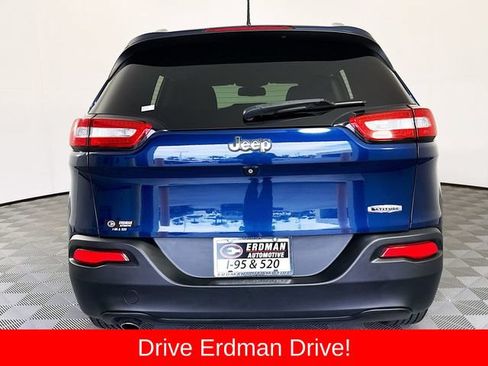 Used 2018 Jeep Cherokee Latitude FWD image 21