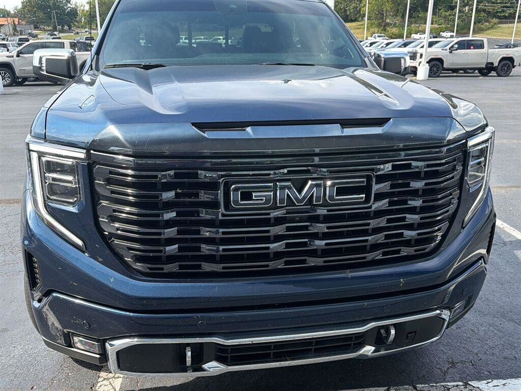 Used 2023 GMC Sierra 1500 Denali Ultimate AWD/4WD image 10