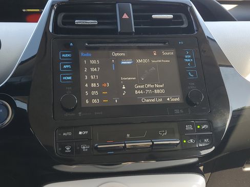 Used 2016 Toyota Prius Four FWD image 23