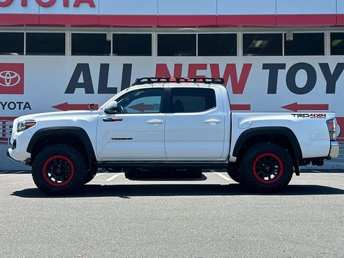 Used 2023 Toyota Tacoma TRD Off-Road w/ Black Out Package (TMS) AWD/4WD image 2