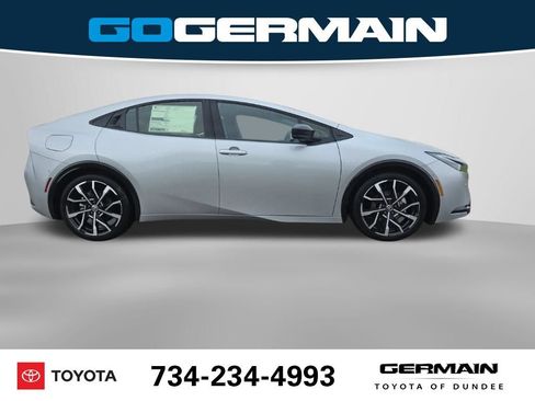 New 2026 Toyota Prius Plug-In Hybrid FWD image 6