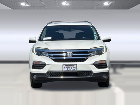 Used 2017 Honda Pilot Touring image 5