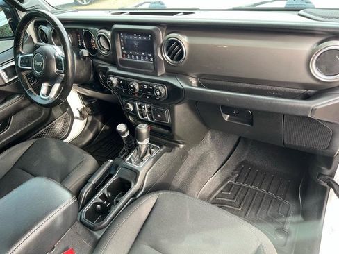 Used 2020 Jeep Wrangler Unlimited Sahara image 15