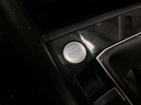 Used 2023 Volkswagen Taos SE w/ Black Wheel Package image 21