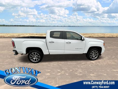 Used 2022 GMC Canyon Denali image 4