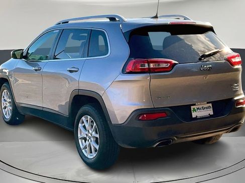 Used 2017 Jeep Cherokee Latitude w/ Cold Weather Group image 4