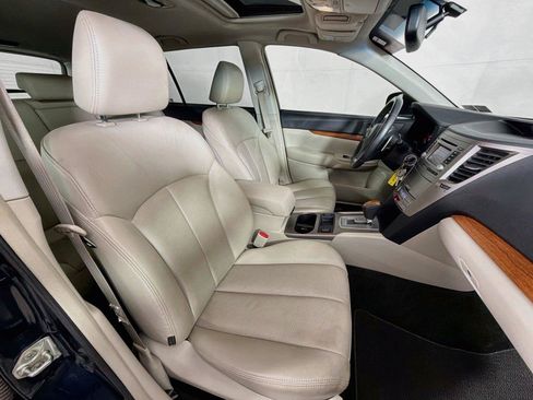 Used 2013 Subaru Outback 2.5i Limited w/ Moonroof Pkg AWD/4WD image 30