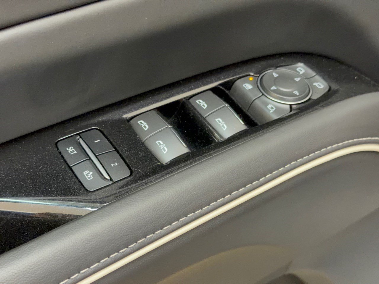 Used 2022 Cadillac Escalade Sport Platinum AWD/4WD image 15