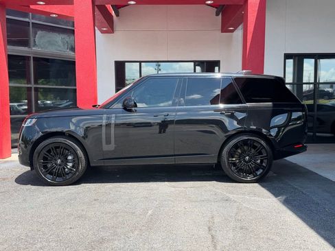 Used 2023 Land Rover Range Rover SE AWD/4WD image 5