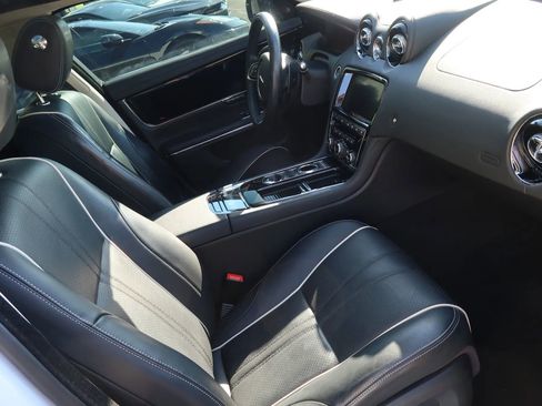 Used 2019 Jaguar XJ R-Sport image 22
