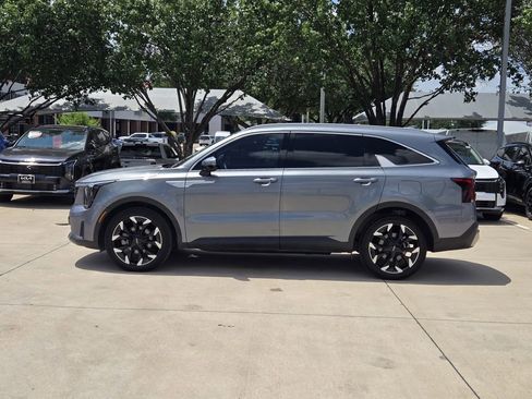 Certified 2025 Kia Sorento EX FWD image 12