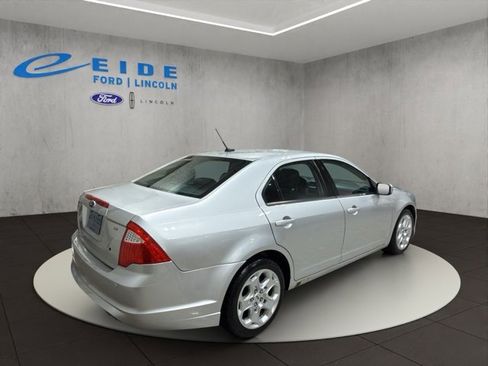 Used 2011 Ford Fusion SE image 8