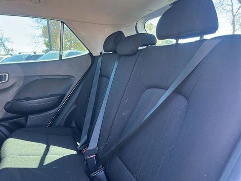 Used 2021 Hyundai Venue SE image 14