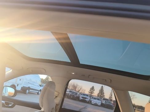 Used 2023 Volvo XC60 B5 Plus image 48