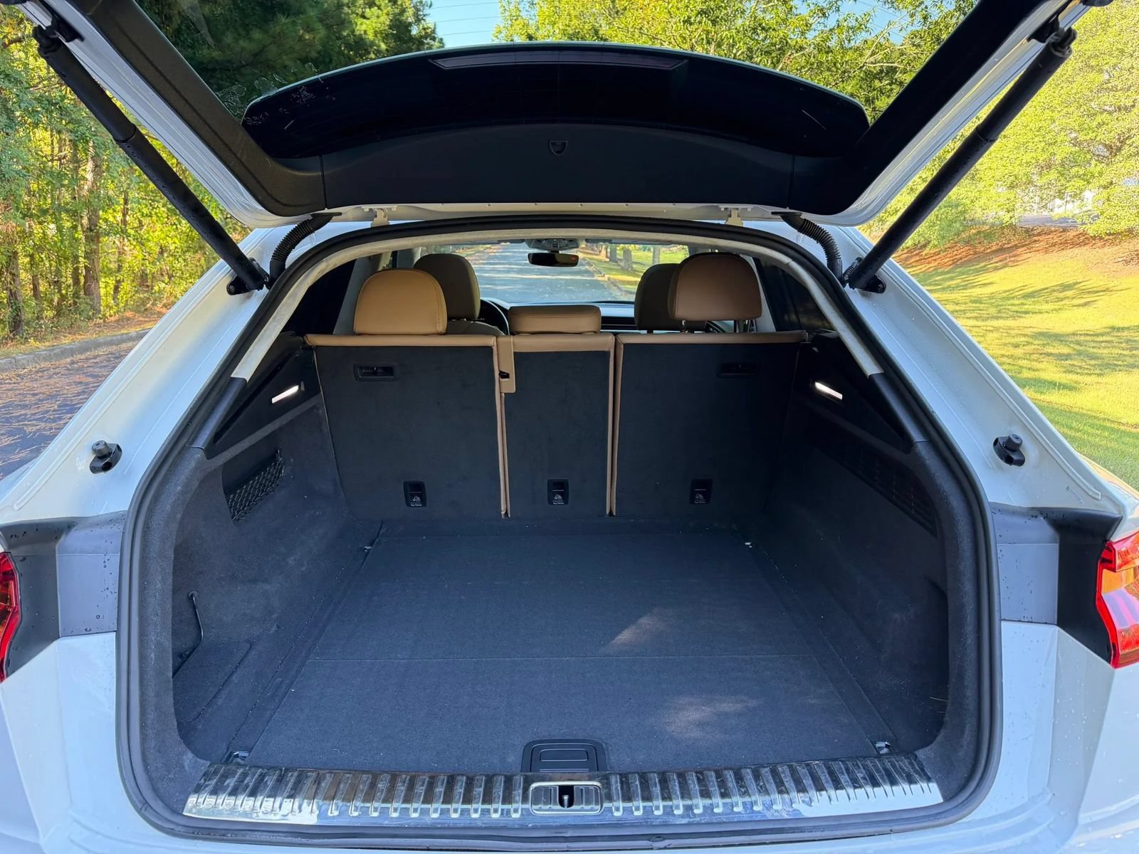 Used 2019 Audi Q8 Prestige AWD/4WD image 6