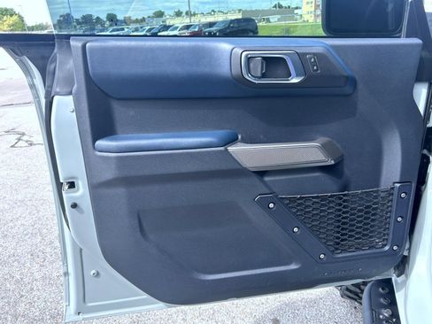 Used 2021 Ford Bronco First Edition AWD/4WD image 9