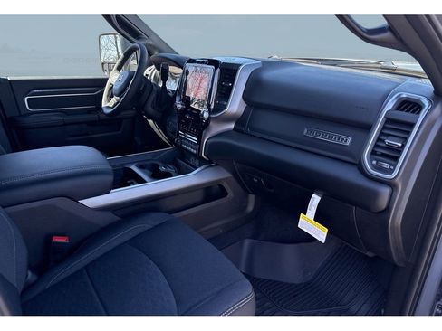 New 2026 RAM 2500 Big Horn AWD/4WD image 25