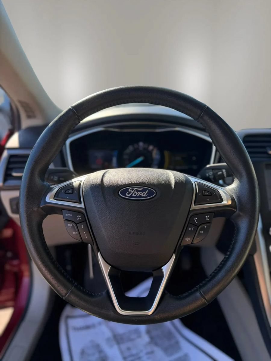 Used 2019 Ford Fusion SEL FWD image 13