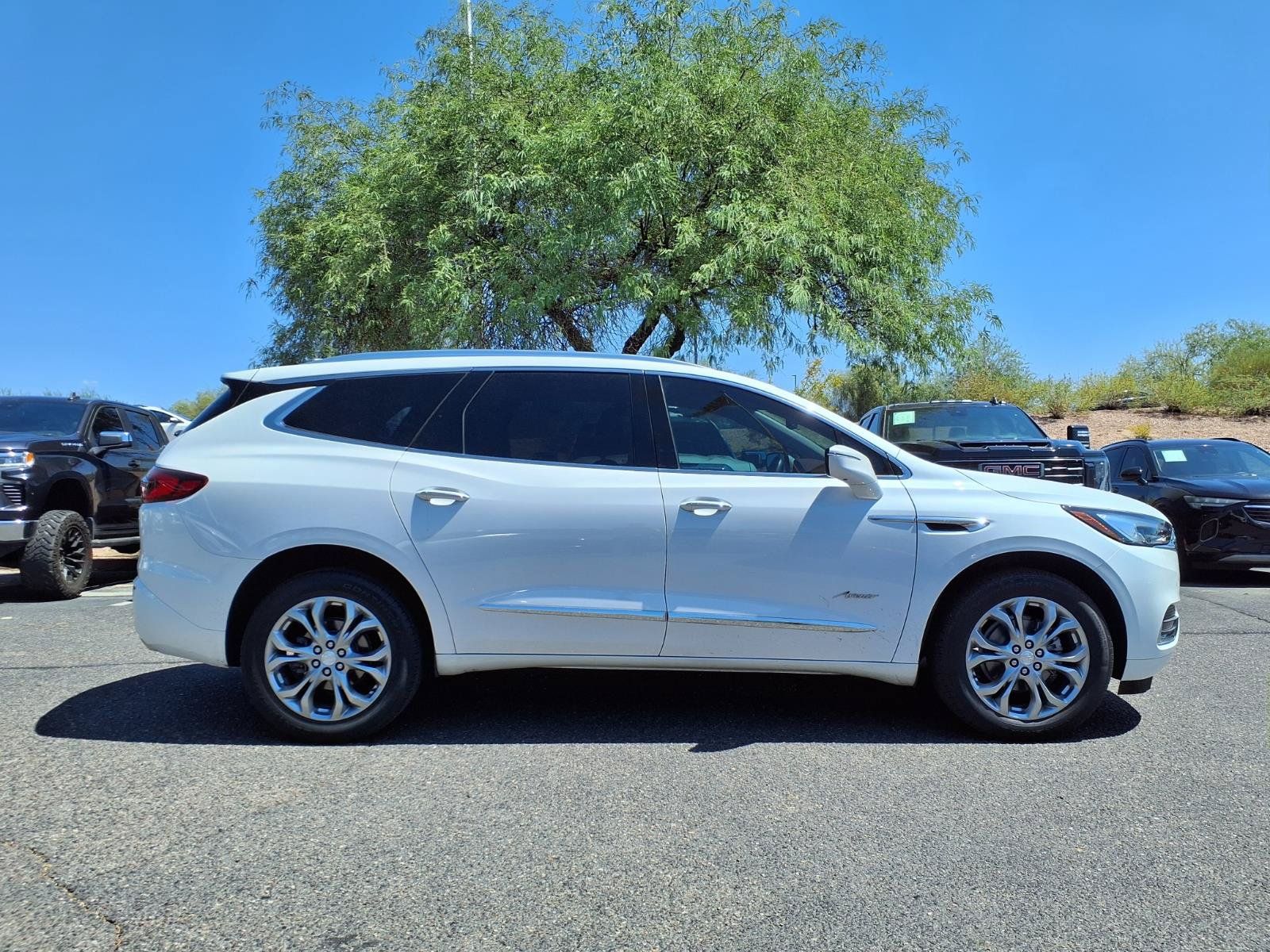 Used 2021 Buick Enclave Avenir w/ Avenir Technology Package FWD image 4