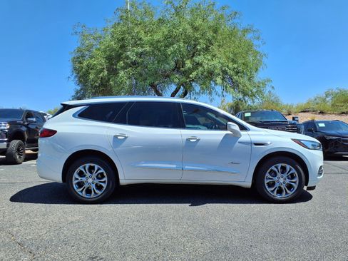 Used 2021 Buick Enclave Avenir w/ Avenir Technology Package FWD image 4